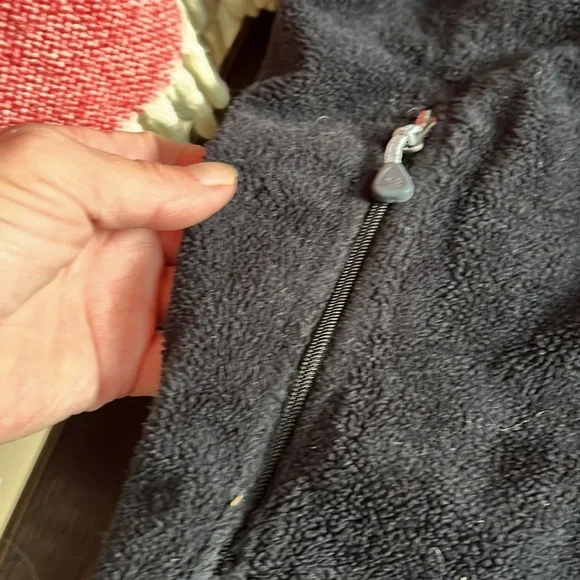 Beautiful mountain hardware vest - Picture 6 of 8